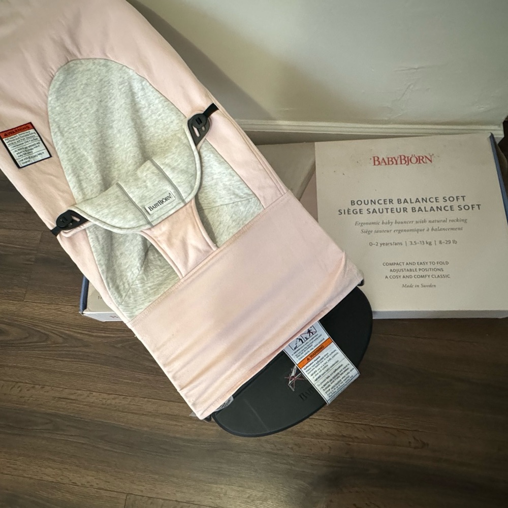 BabyBjörn Soft Pink and Gray Bouncer